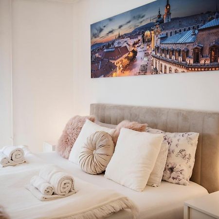 Heart Of Pecs Apartman Free Parking Exteriör bild